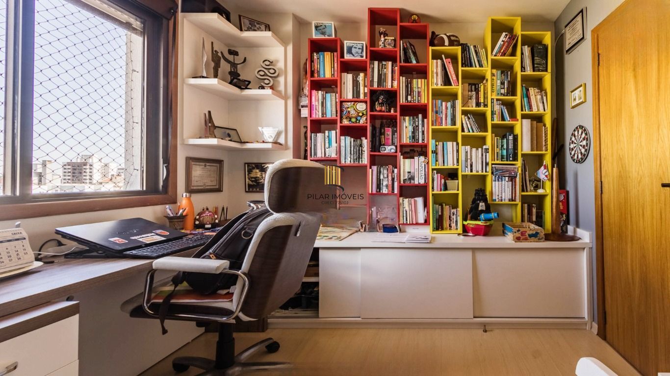 Apartamento com 3 quartos, 1 suíte, à venda no bairro Petrópolis