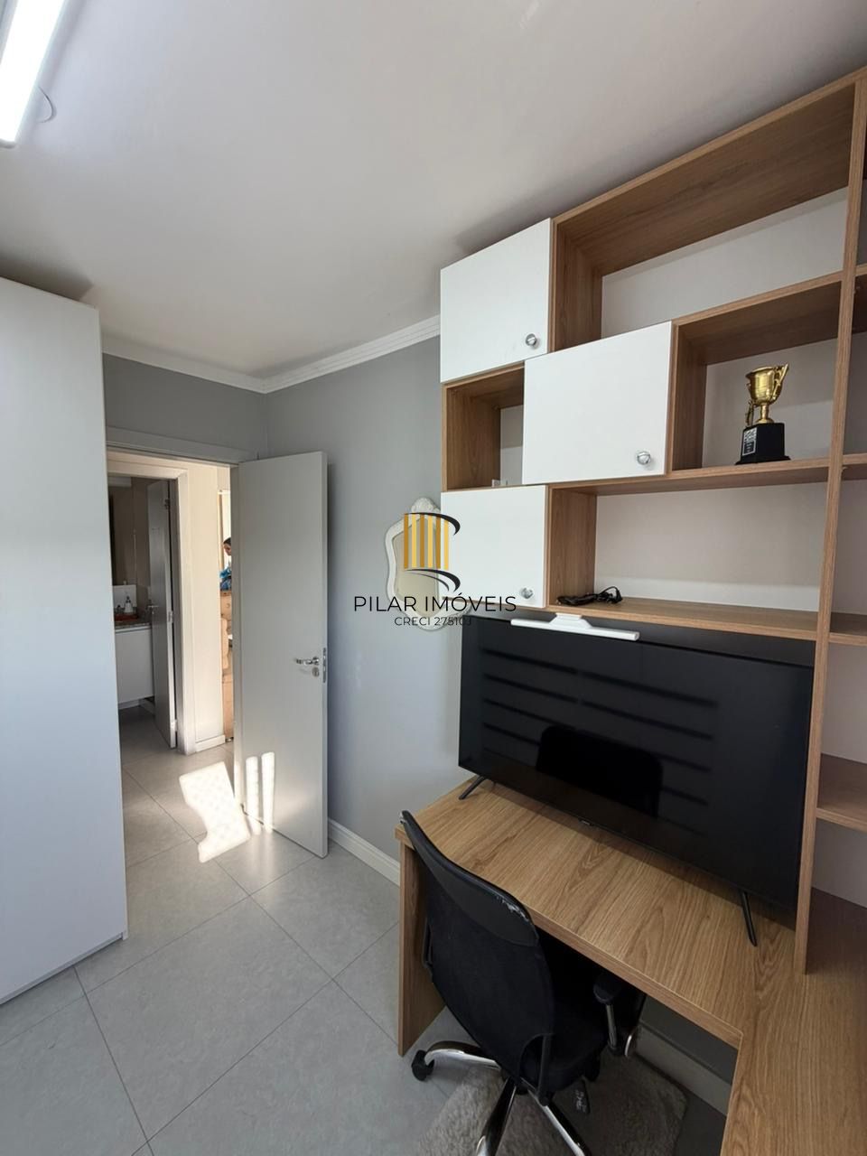 Apartamento com 2 quartos e 1 vaga de garagem no Bairro Sarandí