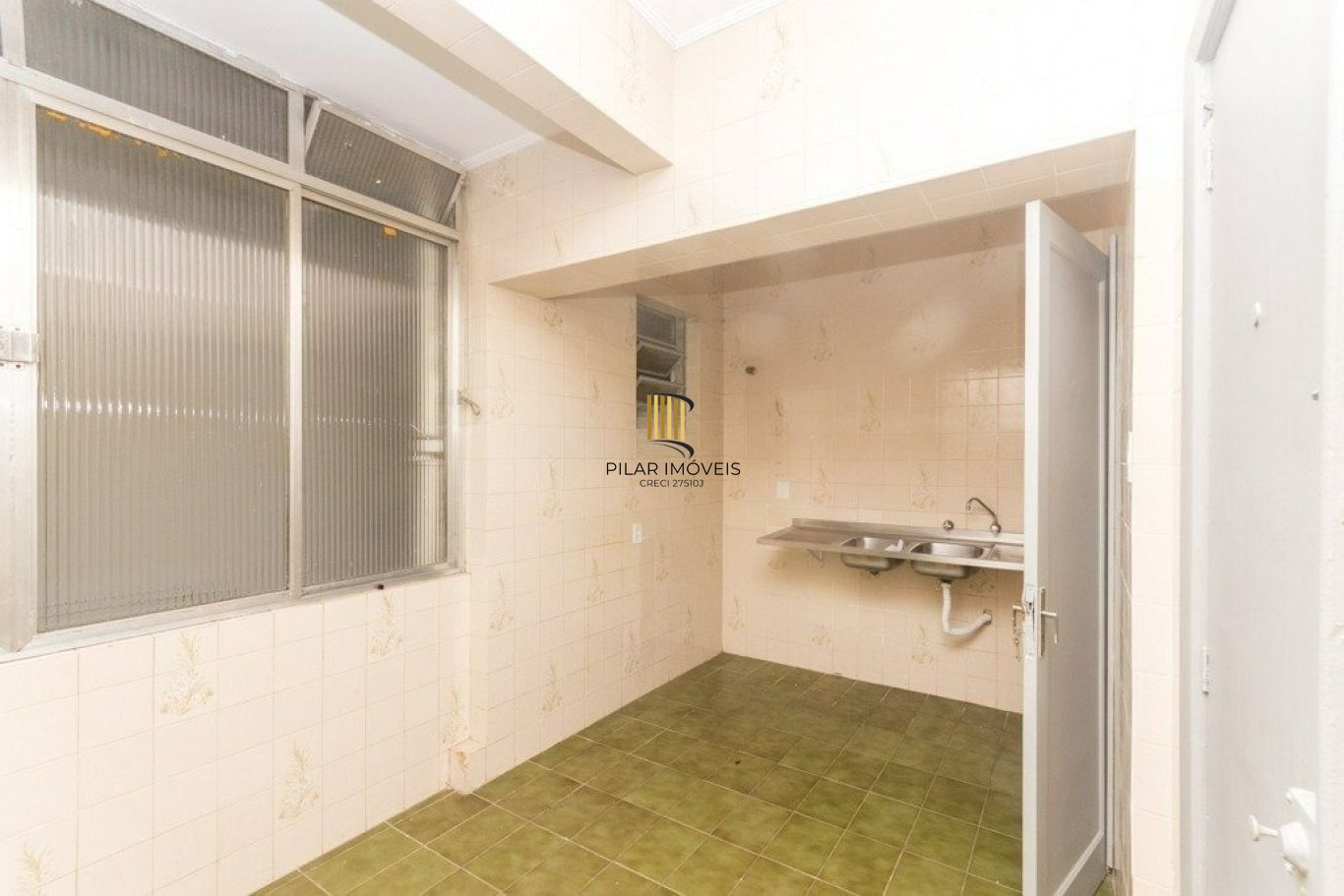 Apartamento de 3 dormitórios com 89 metros privativos no Centro.