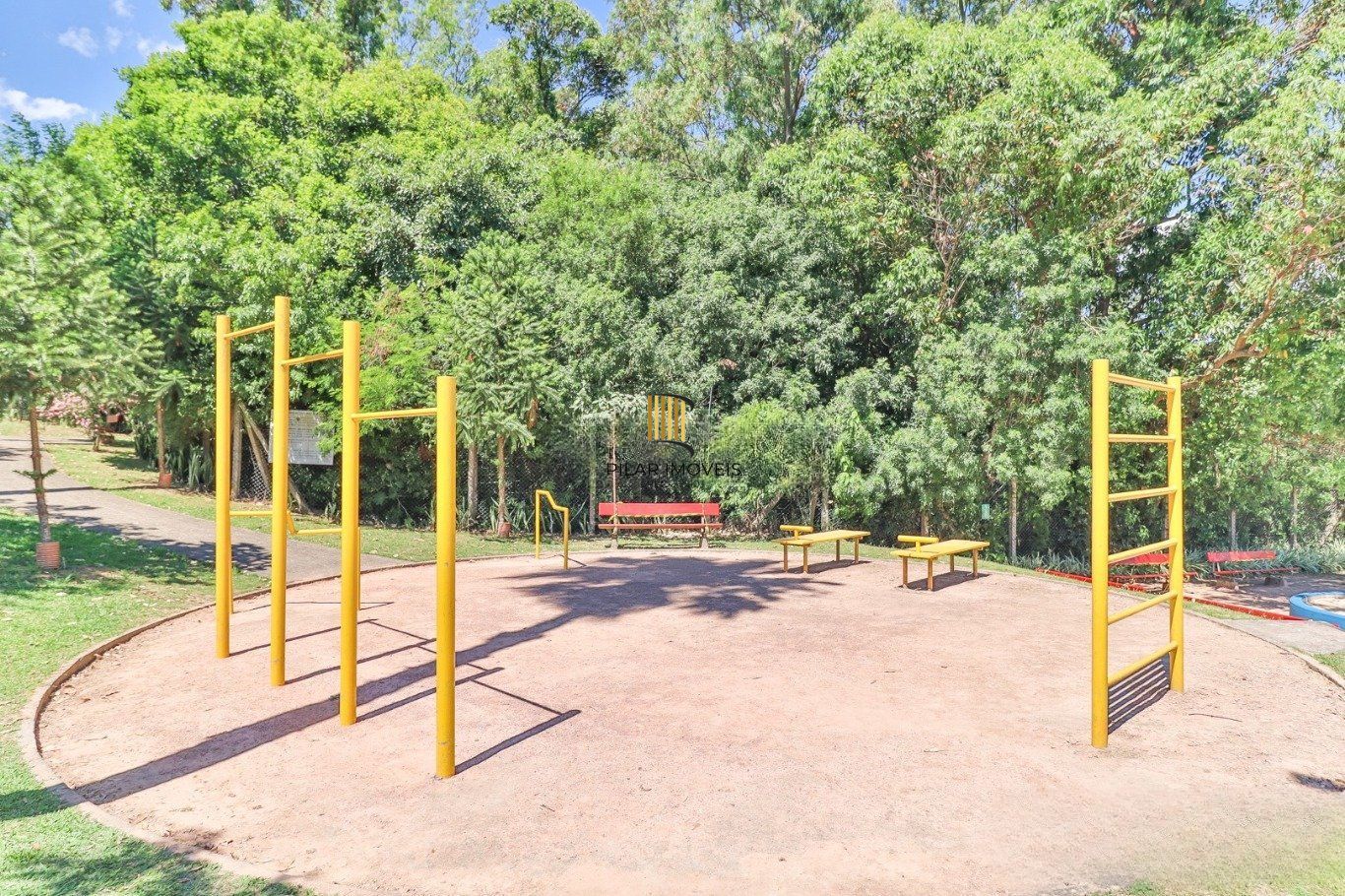 Casa em Condomínio com 3 Dormitórios e Energia Solar na Lomba do Pinheiro