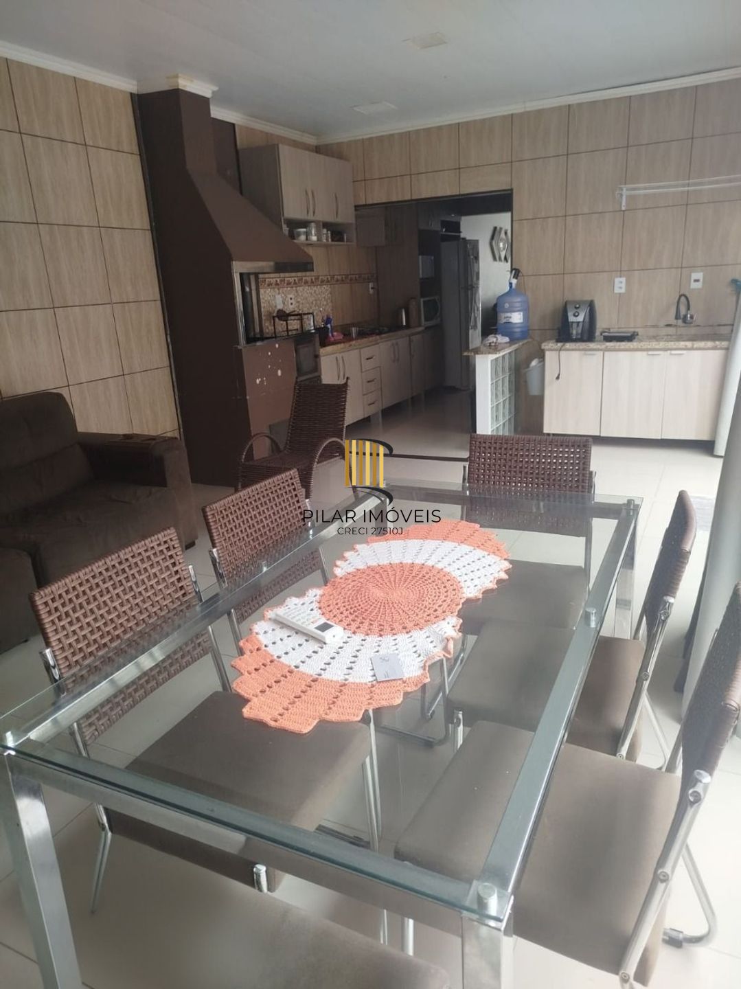 Casa de 2 dormitórios e 2 vagas de garagem em são José Canoas.