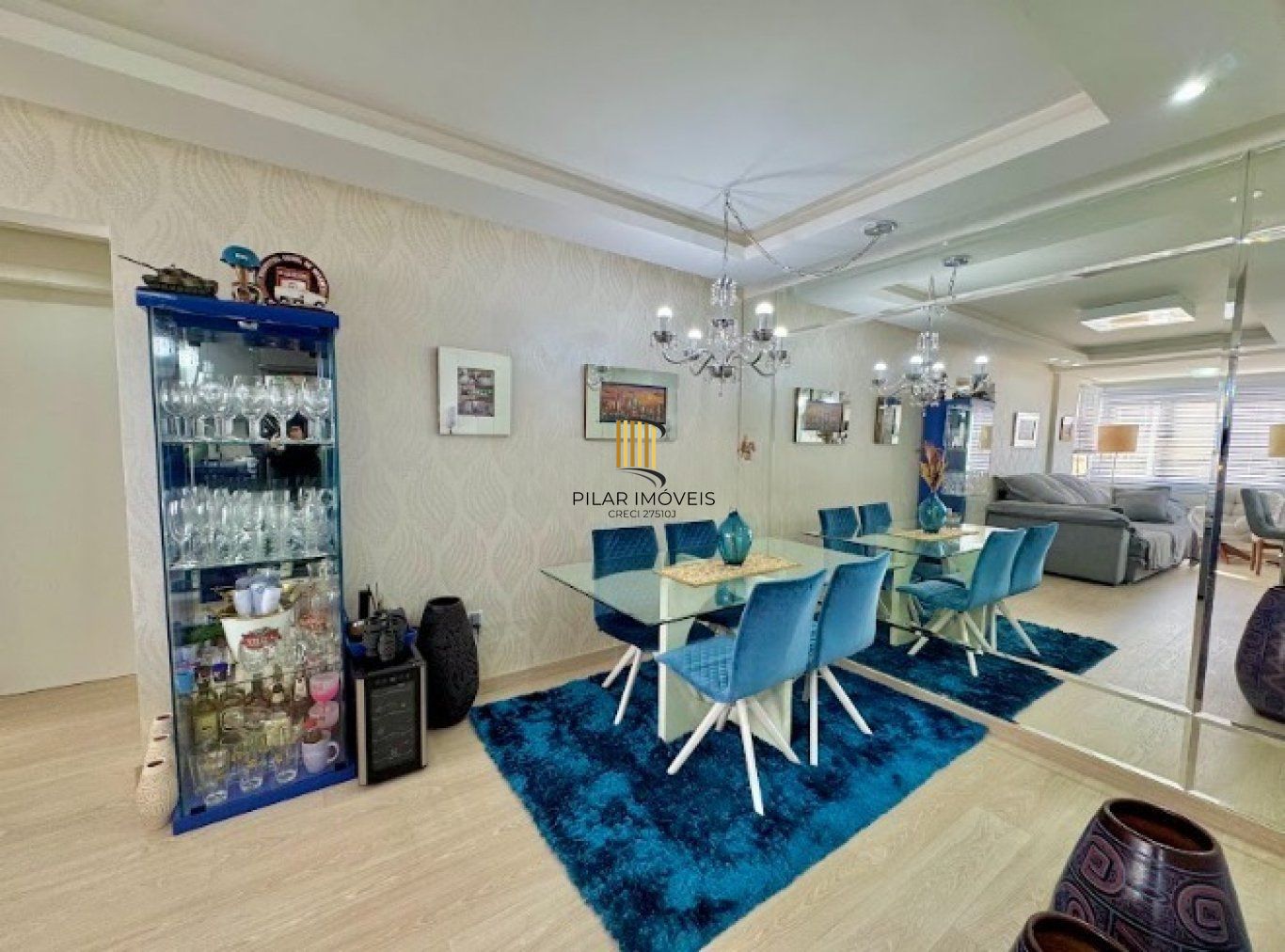 Apartamento semi mobiliado de 2 dormitórios bairro Bom Fim