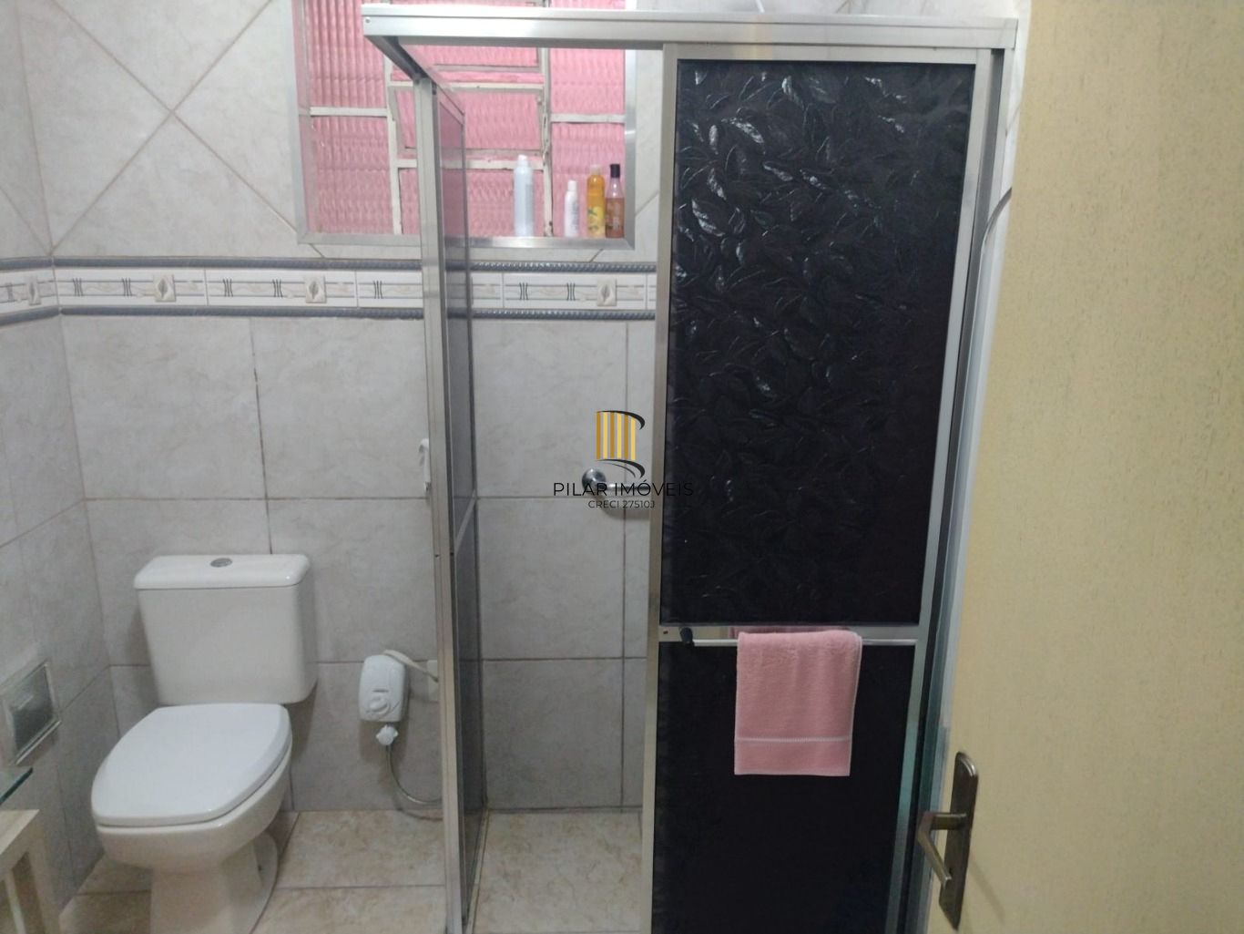 Casa de 3 Quartos e 2 Vagas de garagem em Cachoeirinha.