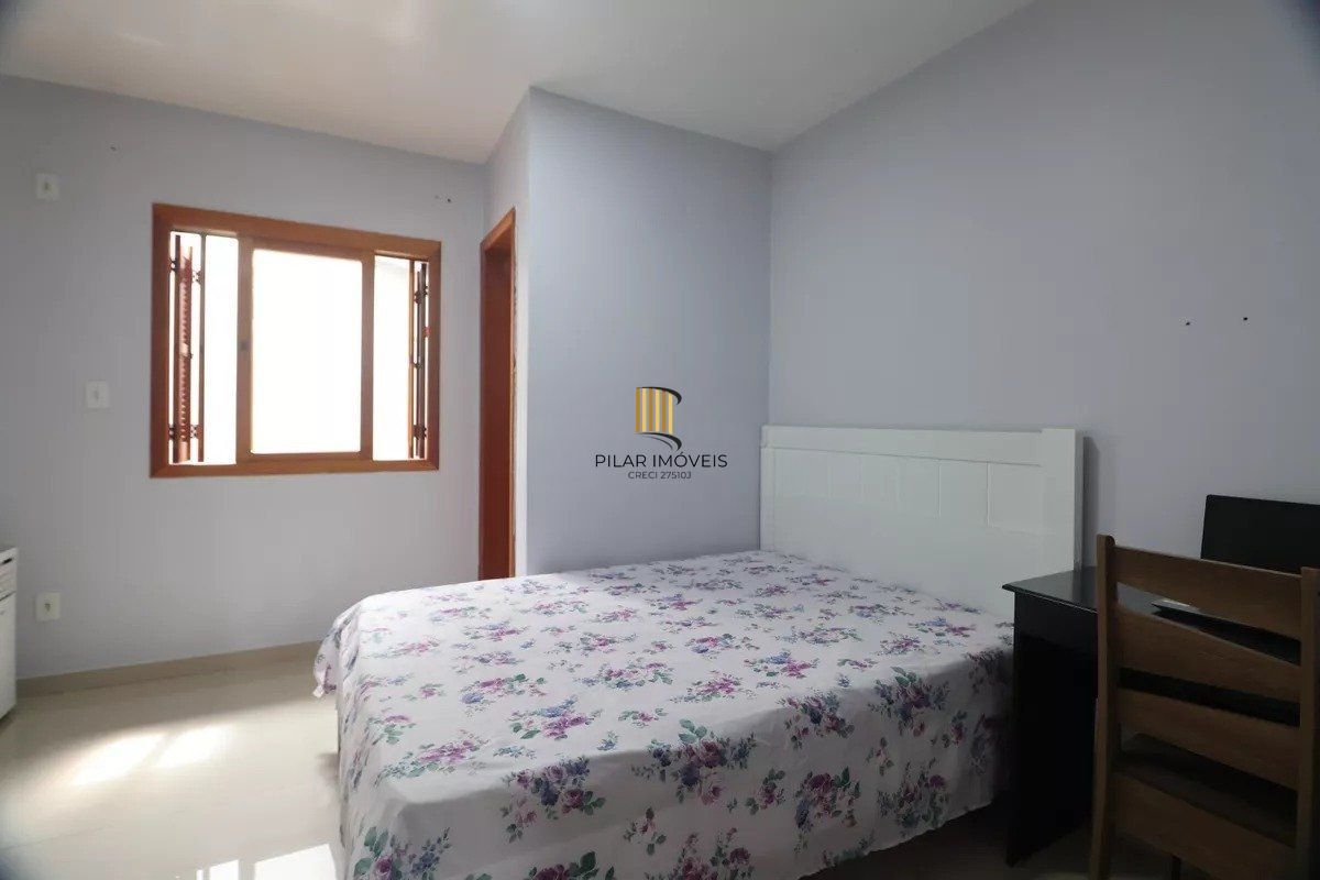 Casa de 2 quartos e 2 vagas de garagem no bairro São José Canoas.