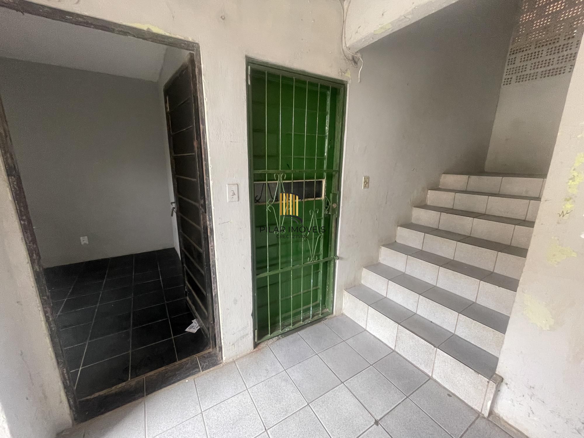 Apartamento Garden 48m² Bairro Maria Regina Térreo com pequeno pátio Alvorada