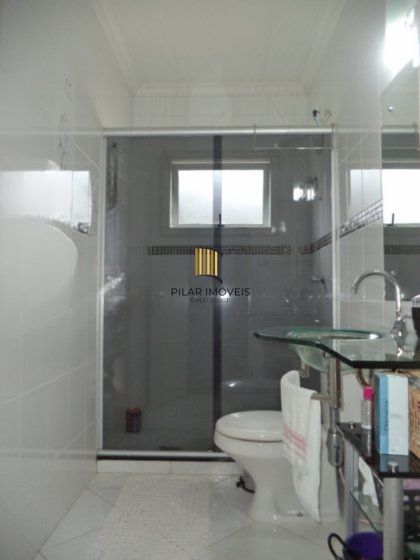 Casa com 4 dormitórios, 1 suíte, 260 m² privativos, 3 vagas no Ecoville.