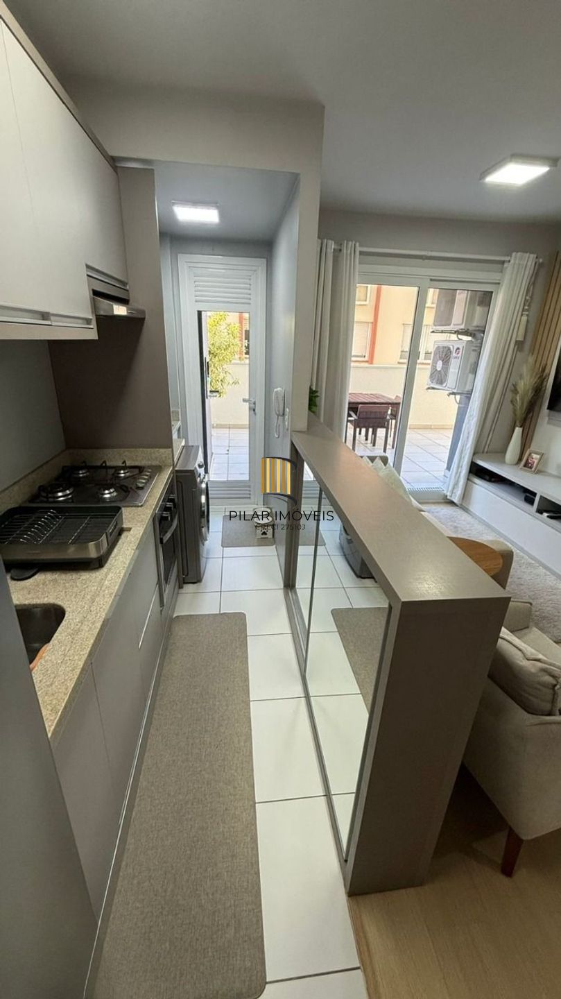 Apartamento de 2 dormitórios, elevador e 1 vaga de garagem em Canoas.