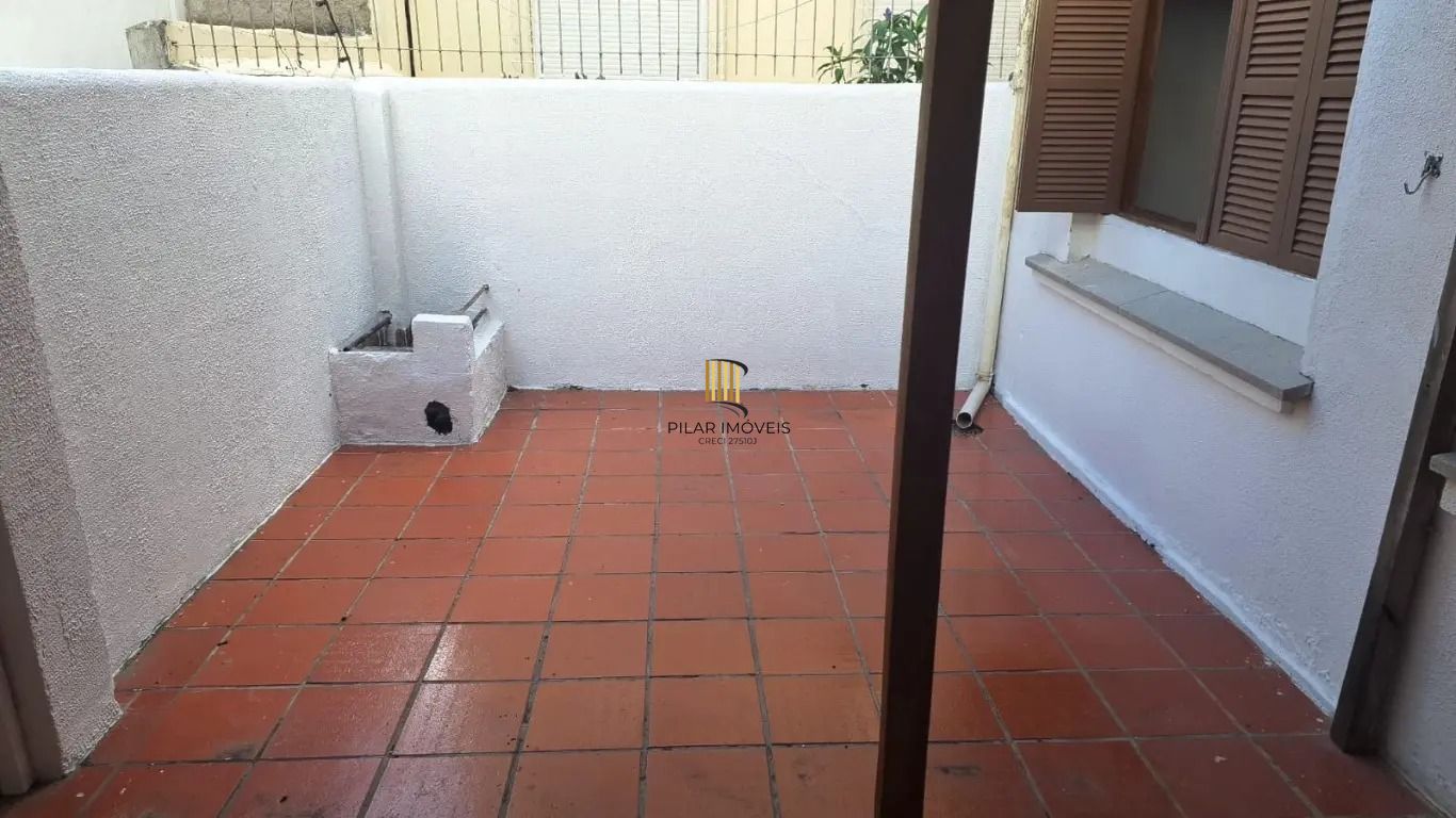 Apartamento térreo com Pátio com 2 quartos e 66m² à venda em Cristo Redentor