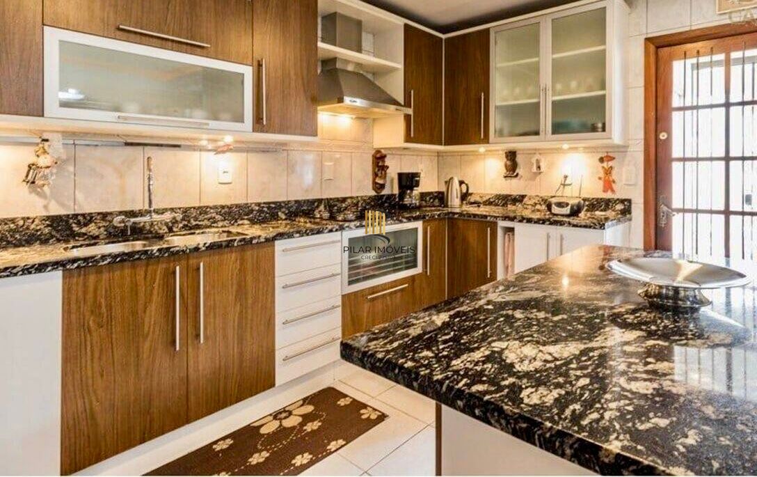 Casa com 3 quartos, 2 vagas e 266m² para vender - Jardim Planalto, Porto Alegre