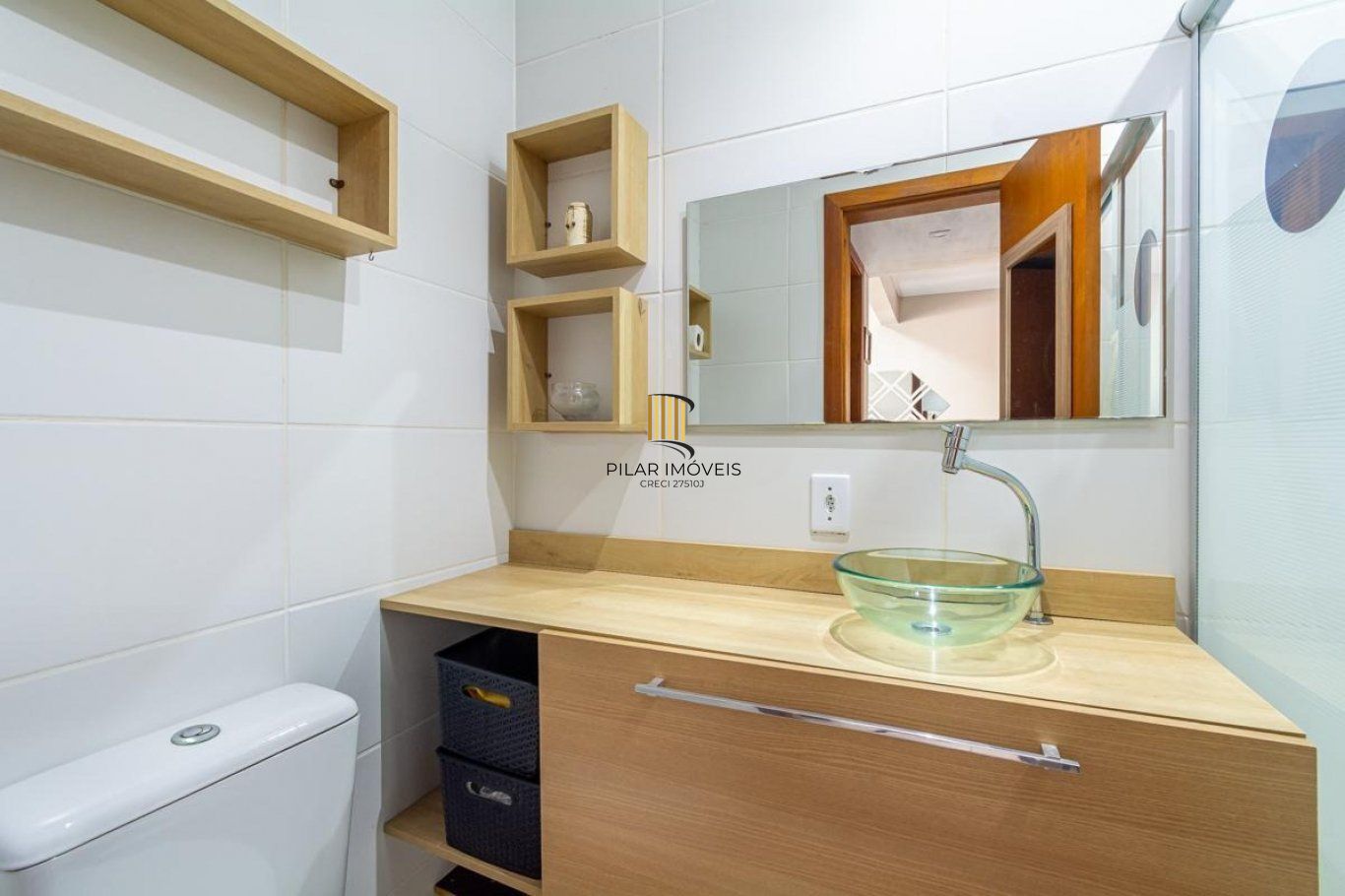 Casa de 2 dormitórios e com 2 vagas de garagem em Cachoeirinha.