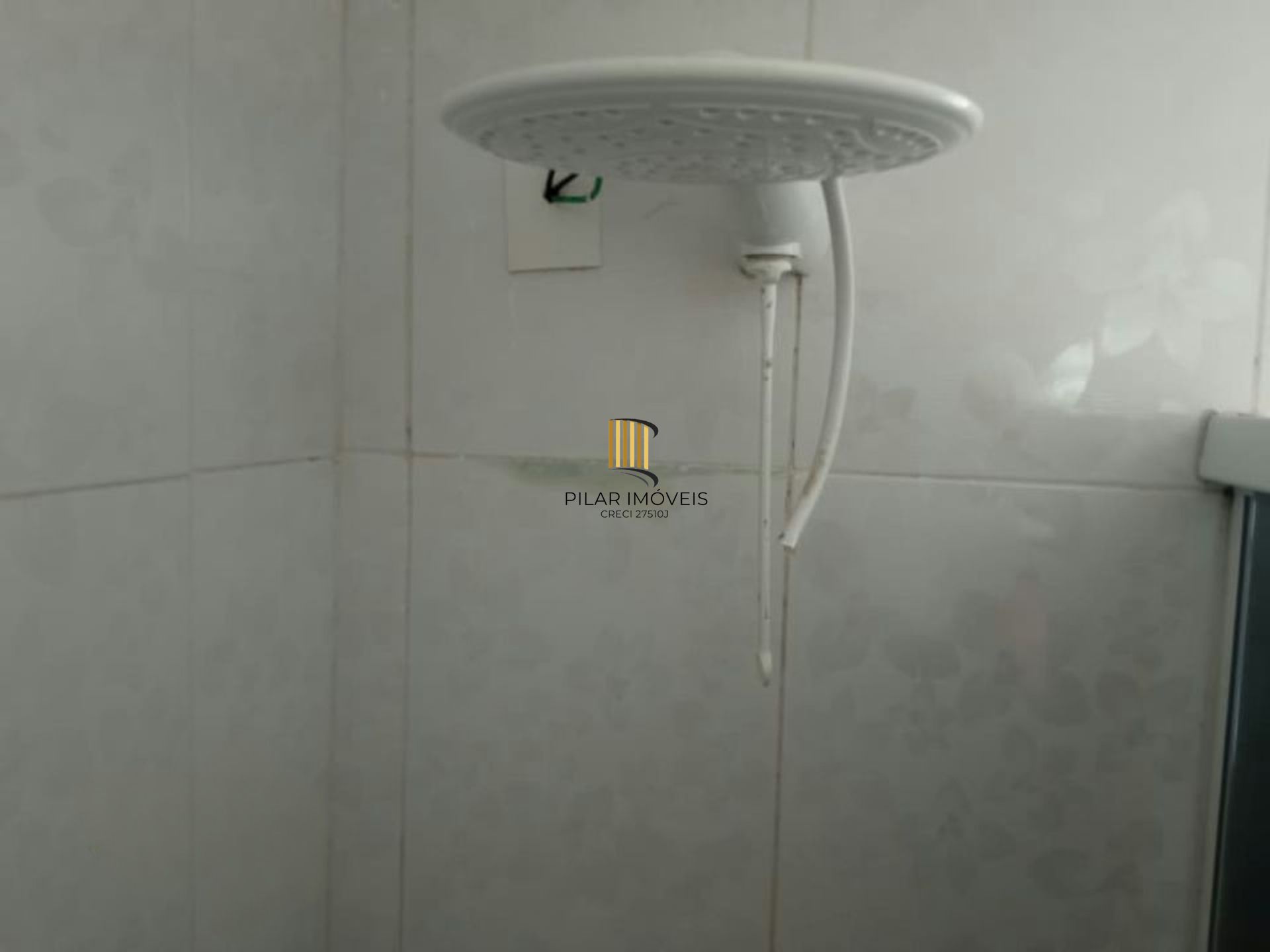 Apartamento com 2 quartos, vaga e salão de festa no bairro Passo das Pedras.