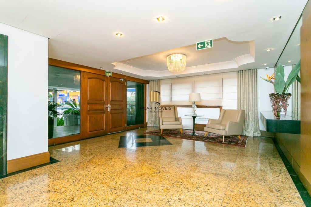 Apartamento de 4 dormitórios, 2 suítes, 2 vagas e elevador na Castro Alves.