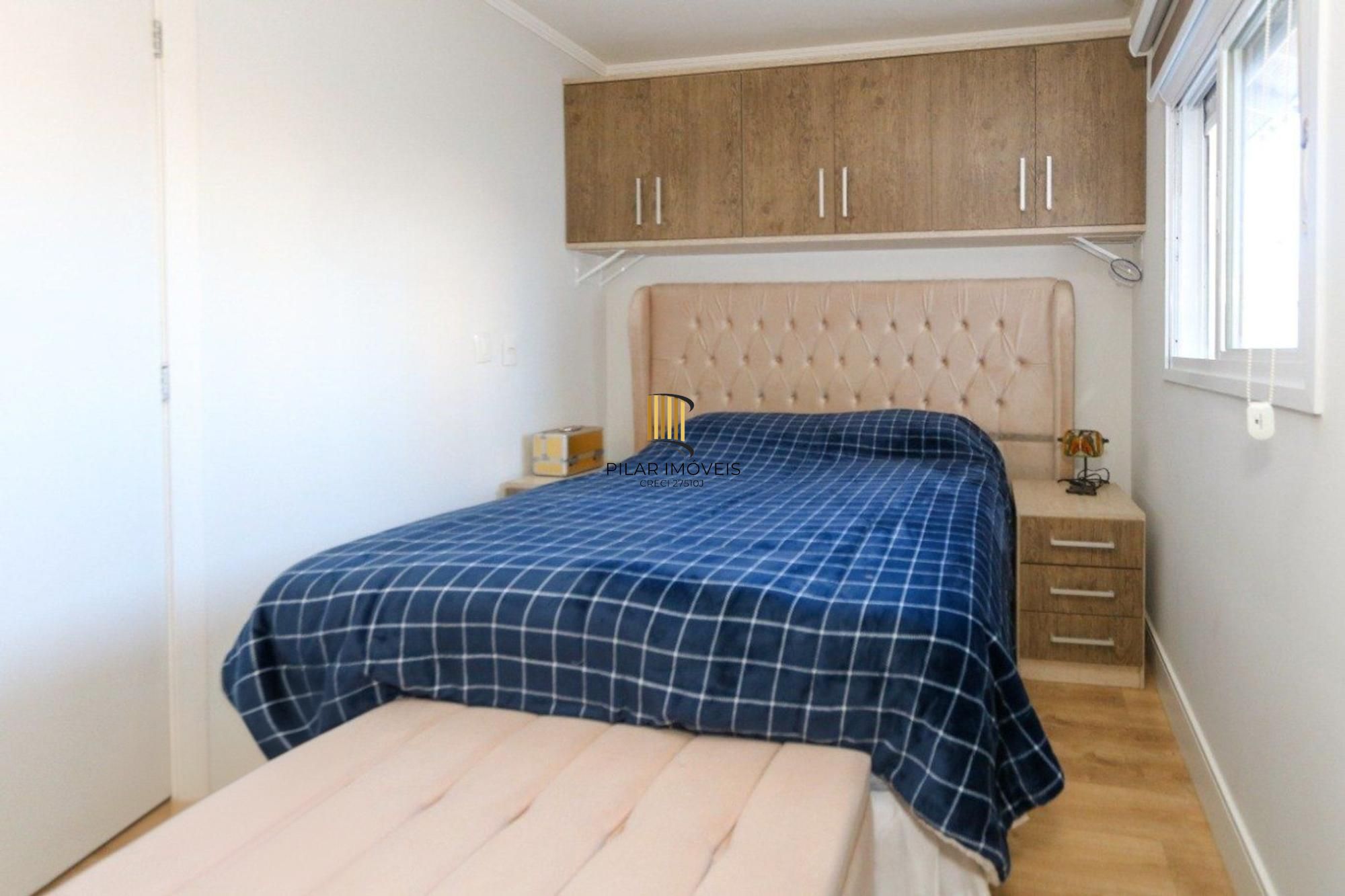 Casa em condomínio com 2 quartos e 2 vagas no bairro Marechal Rondon em Canoas.