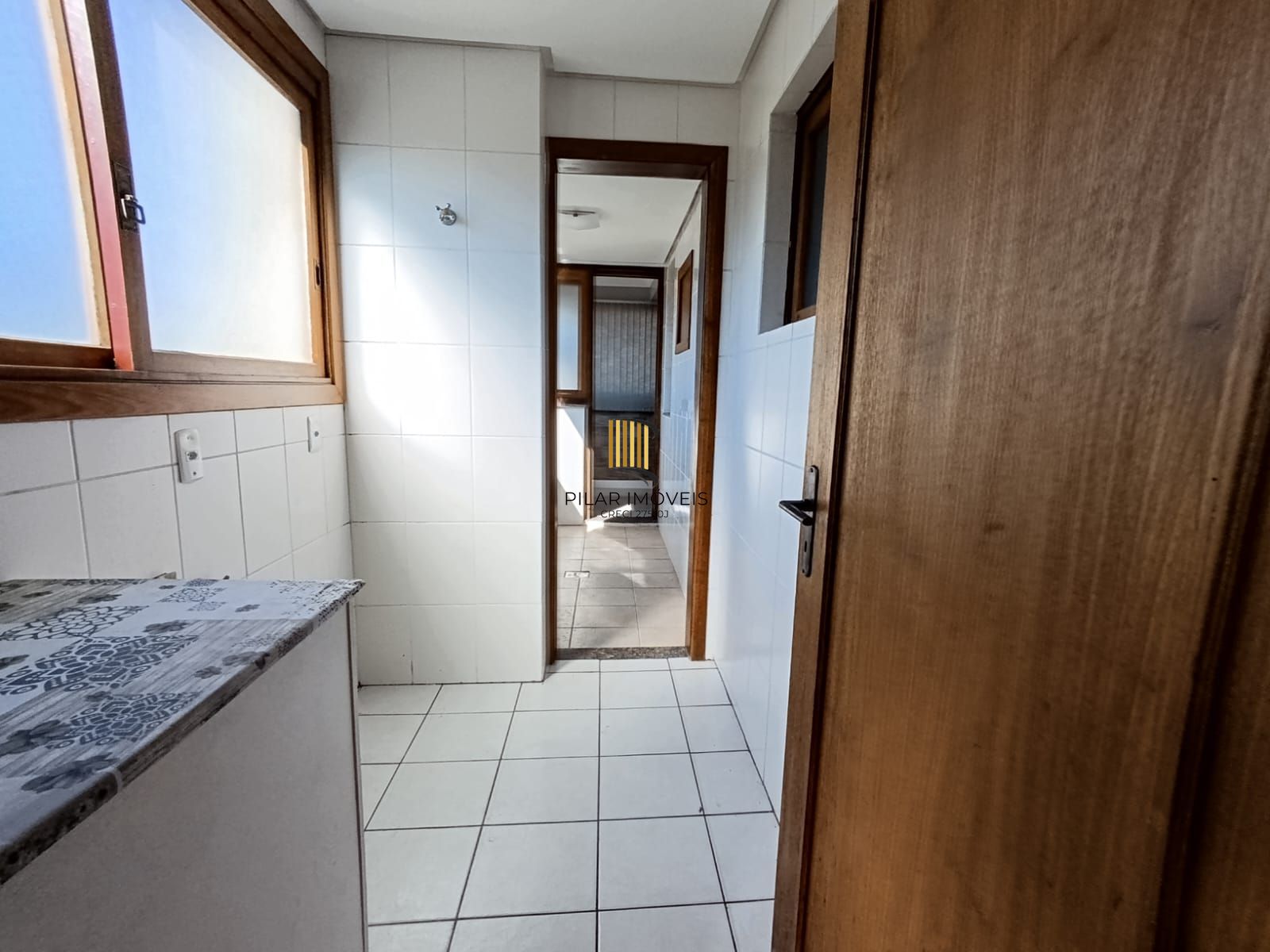 Apartamento de 3 quartos, elevador e 2 vagas no bairro Jardim Lindóia.