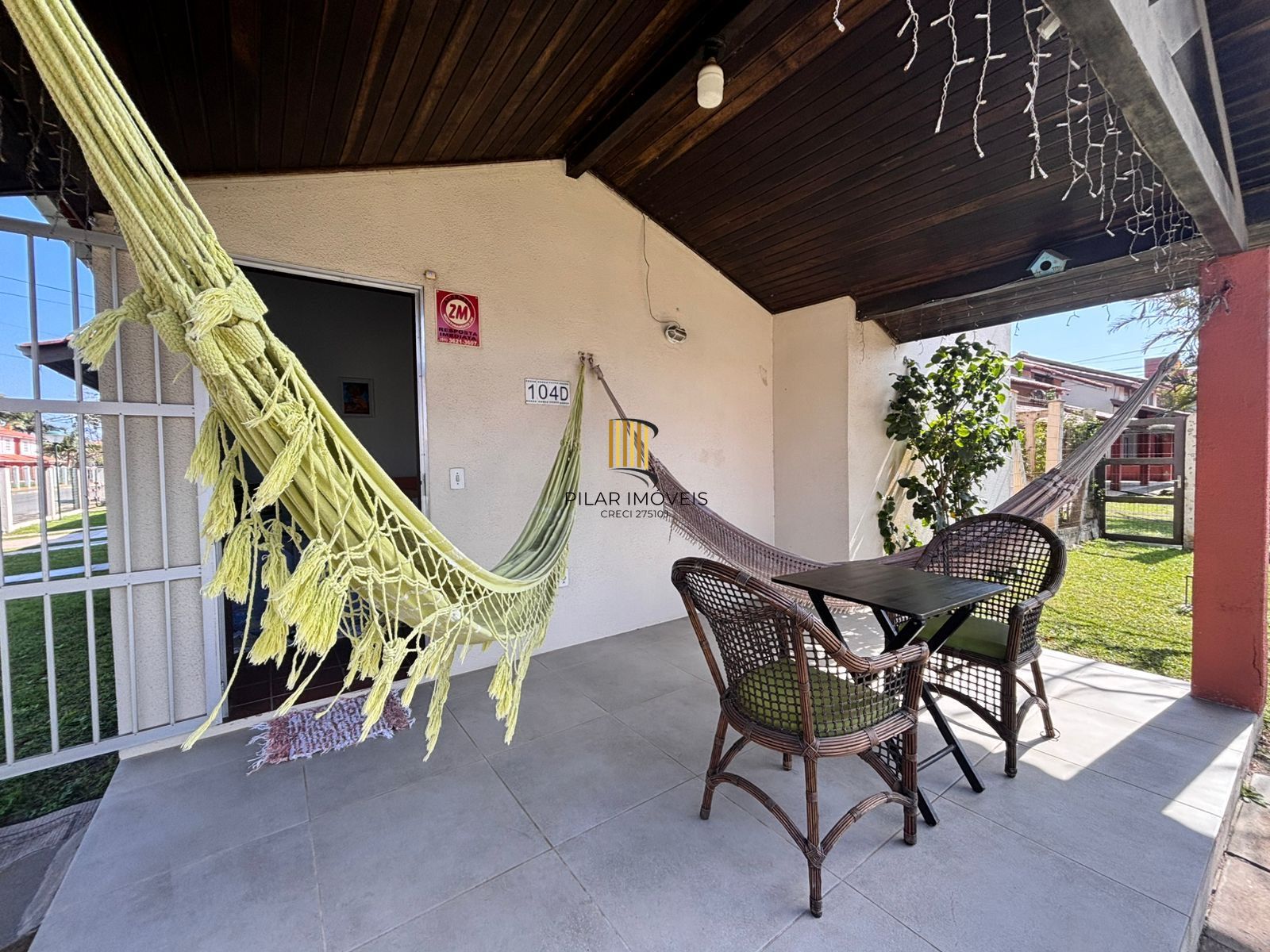 Sobrado 2 dormitórios com suite Condomínio Fechado Capão Novo