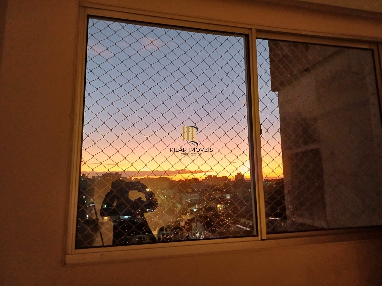Cobertura com 3 quartos e 1 vaga de garagem na Rua Sadi Castro.