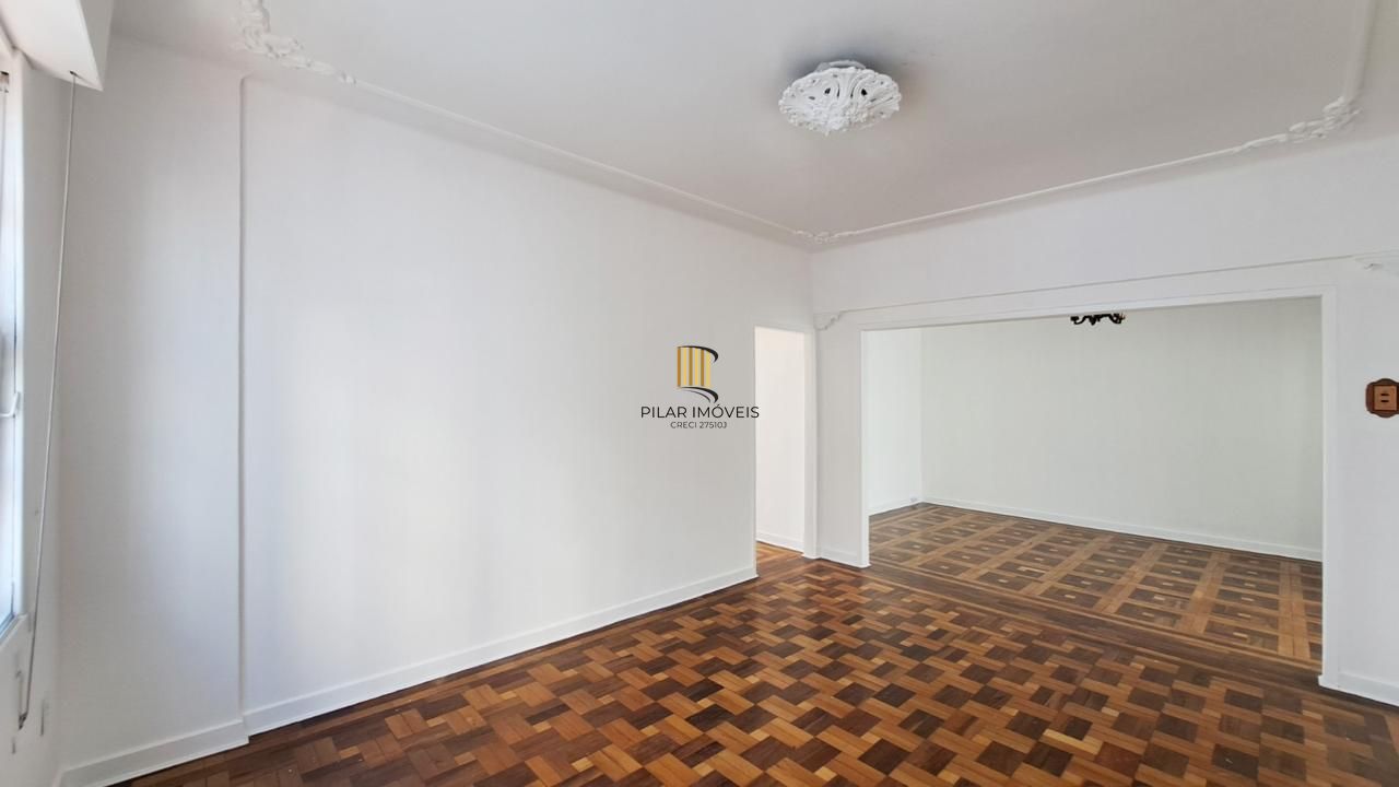 Apartamento 3 Dormitórios, 123m², Último Andar com Vista para o Guaíba