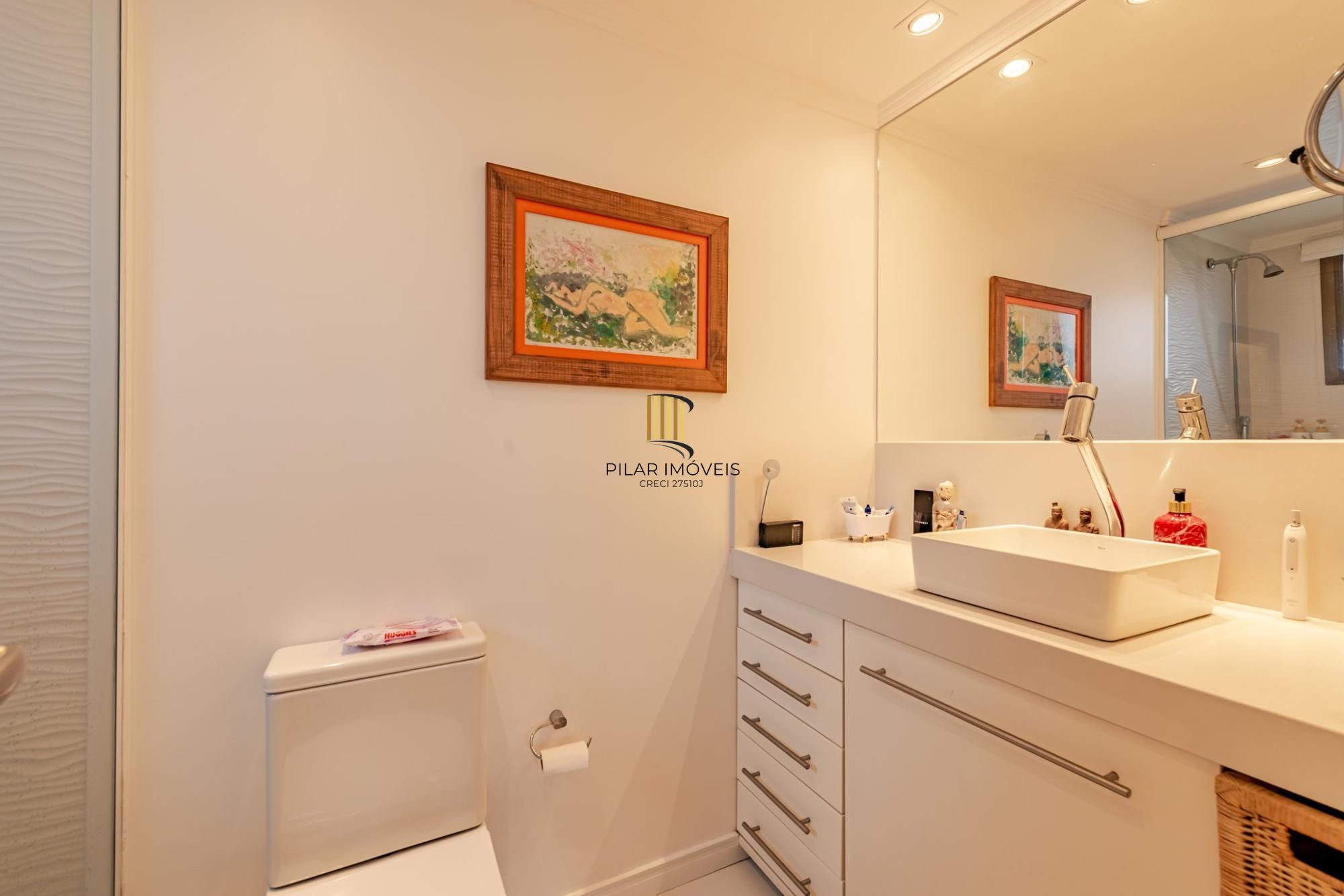 Apartamento de 3 dormitórios no bairro Menino Deus