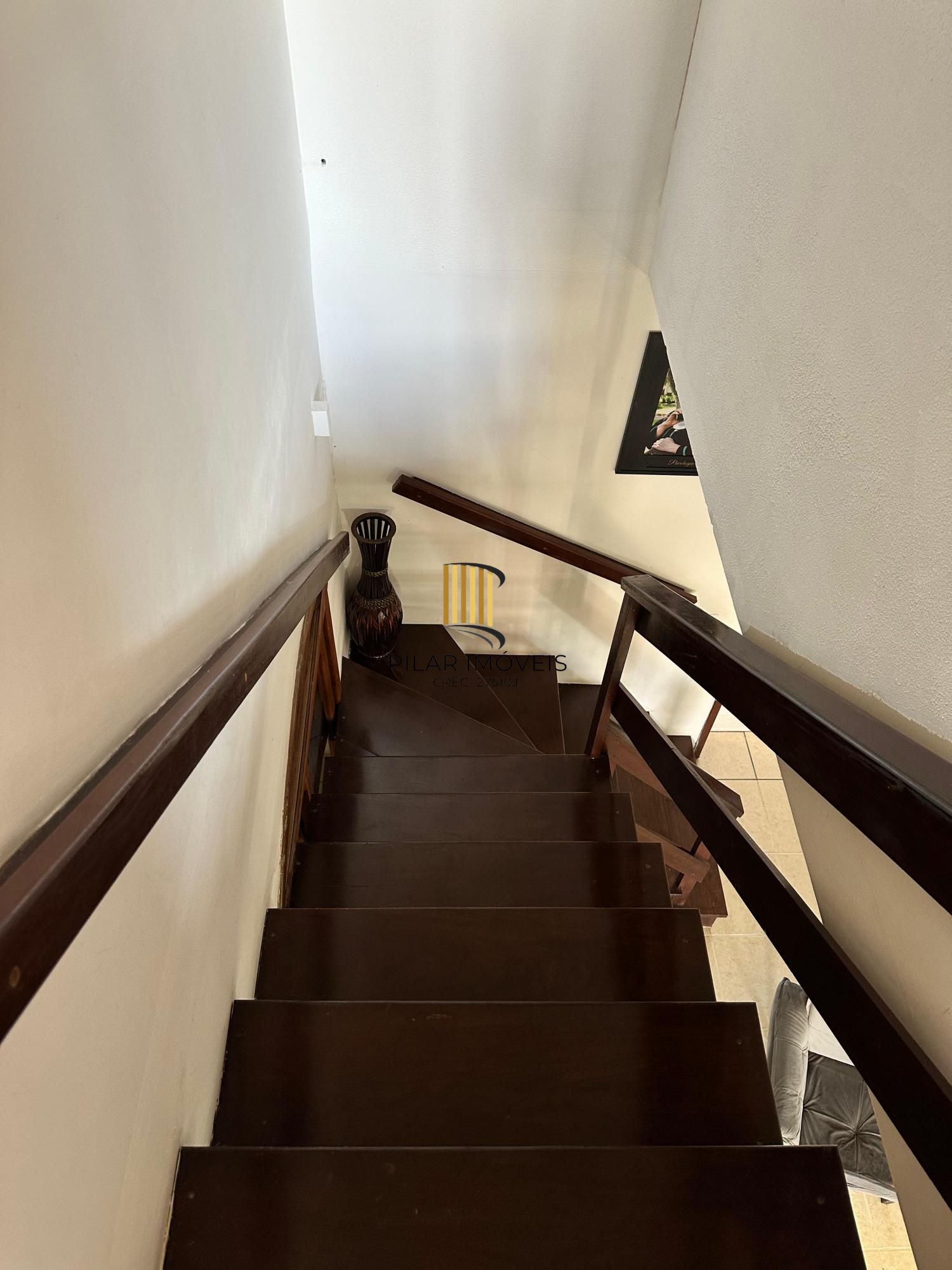 Casa com 3 quartos e 220m² à venda em Parque Santa Fé, Porto Alegre.