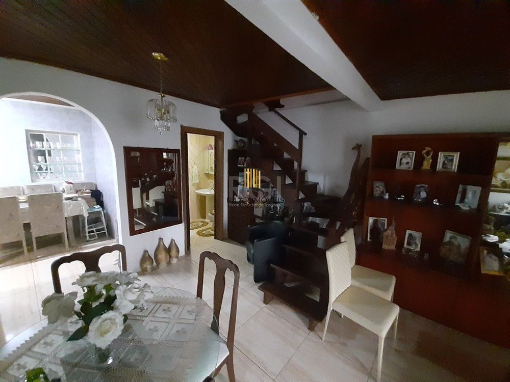 Casa com 3 quartos 230m² à venda no Jardim Planalto Porto Alegre