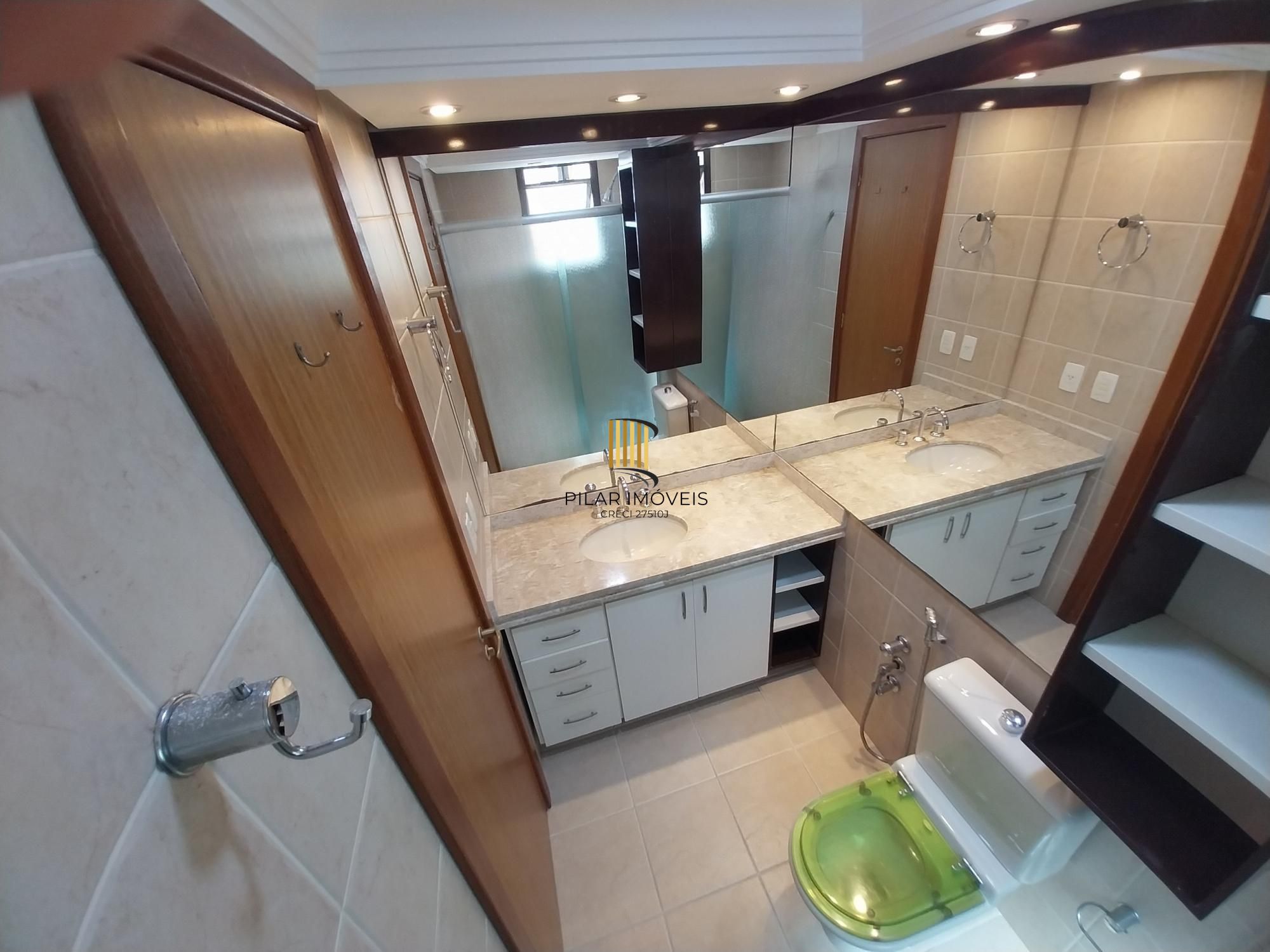 Apartamento 3 dorms à venda Rua Roque Calage, Passo da Areia - Porto Alegre