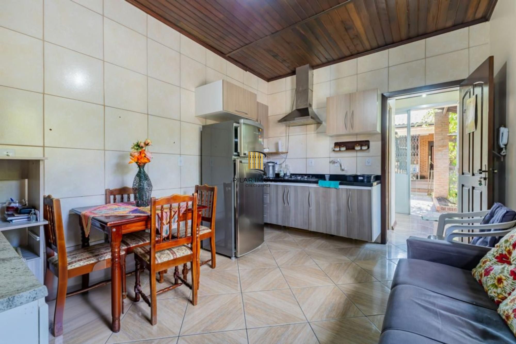 Casa com 1.640,00m², 3 dormitórios, 4 vagas à venda Rua Marista.