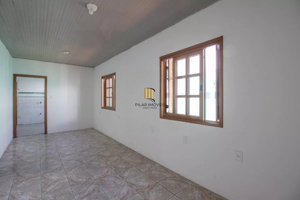 Casa 300m² à Venda na Vila Ipiranga . 2 Quartos, 2 Vagas, Salão e Churrasqueira