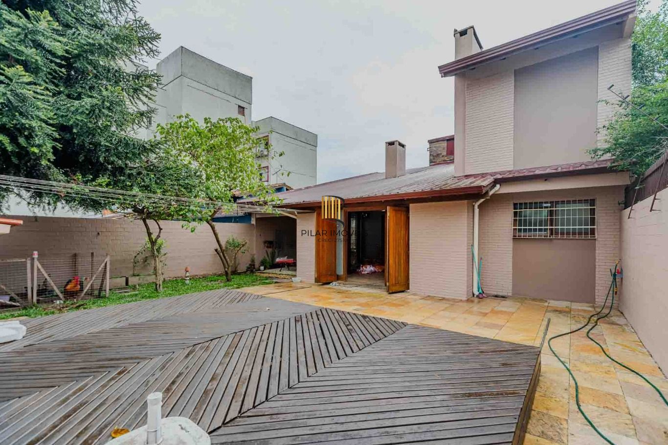 Casa com 3 quartos e 4 vagas no Bairro Vila Ipiranga