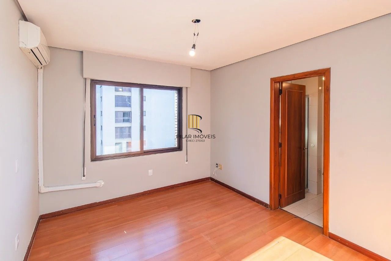 Cobertura de 3 quartos com piscina e 2 vagas no Bairro Mont Serrat.