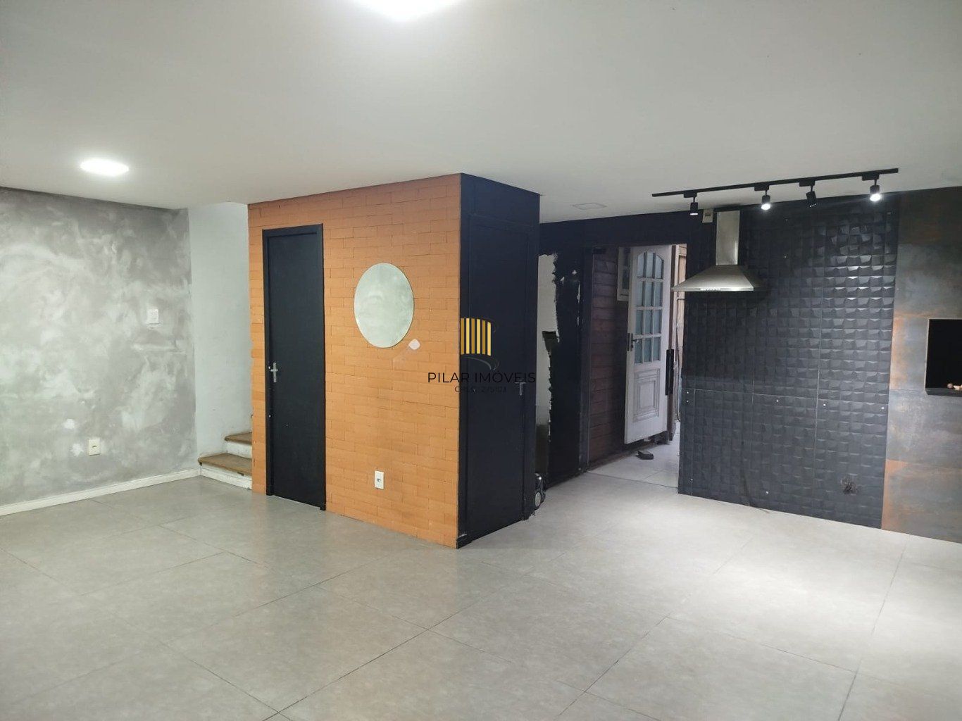 Casa com 156m², 4 dormitórios, 3 vagas no Ecoville.