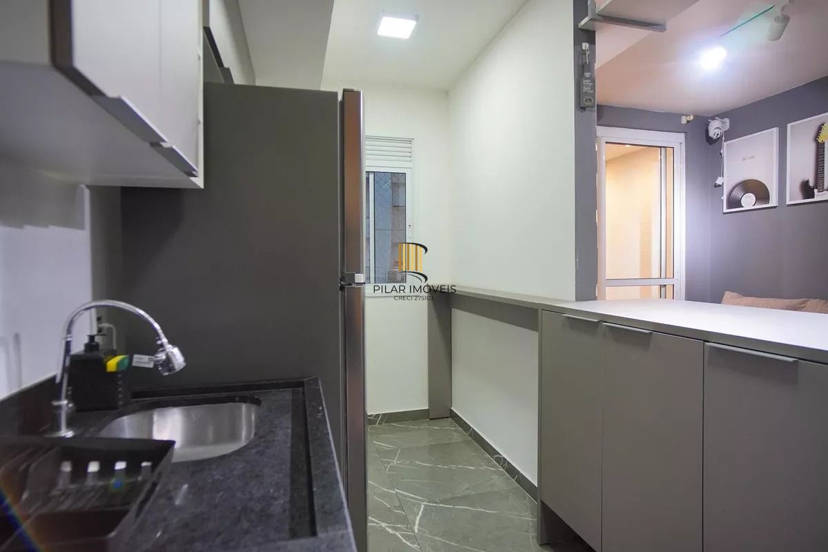 Apartamento 2 dormitórios suíte, elevador, infra e vaga coberta na Farrapos