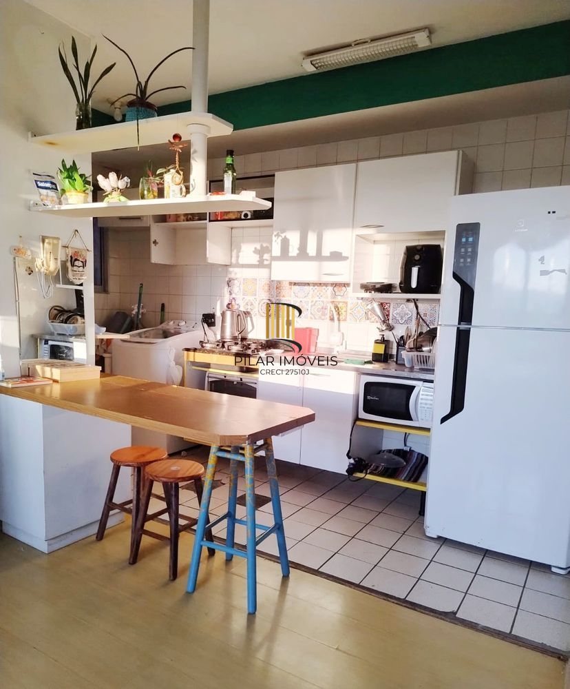 Apartamento 2 dormitórios, 1 vaga e elevador no Sarandi.