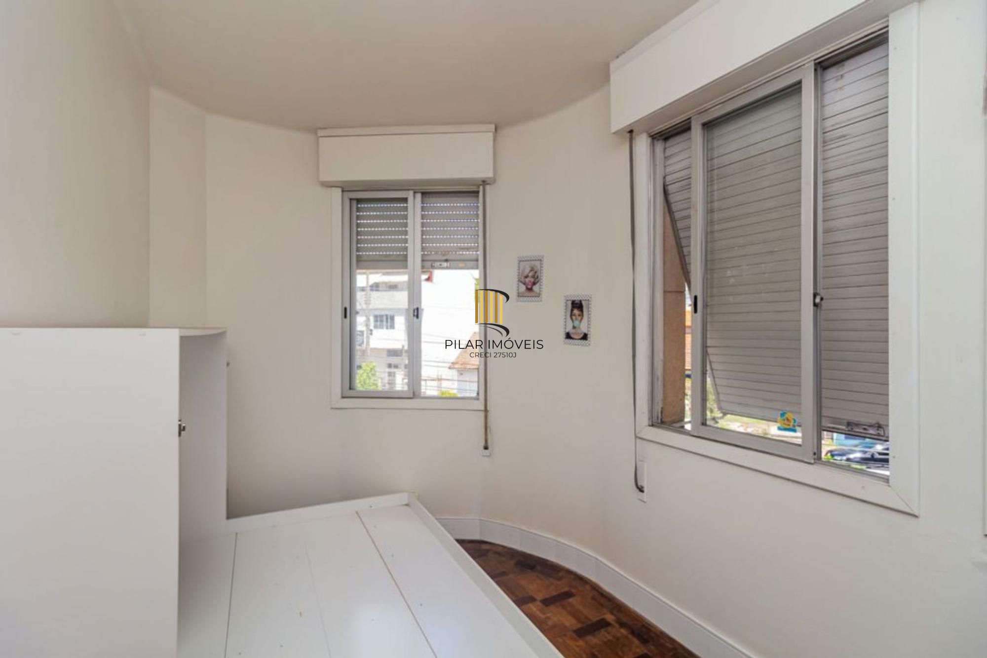Apartamento semi mobiliado de 2 quartos no bairro Passo da Areia