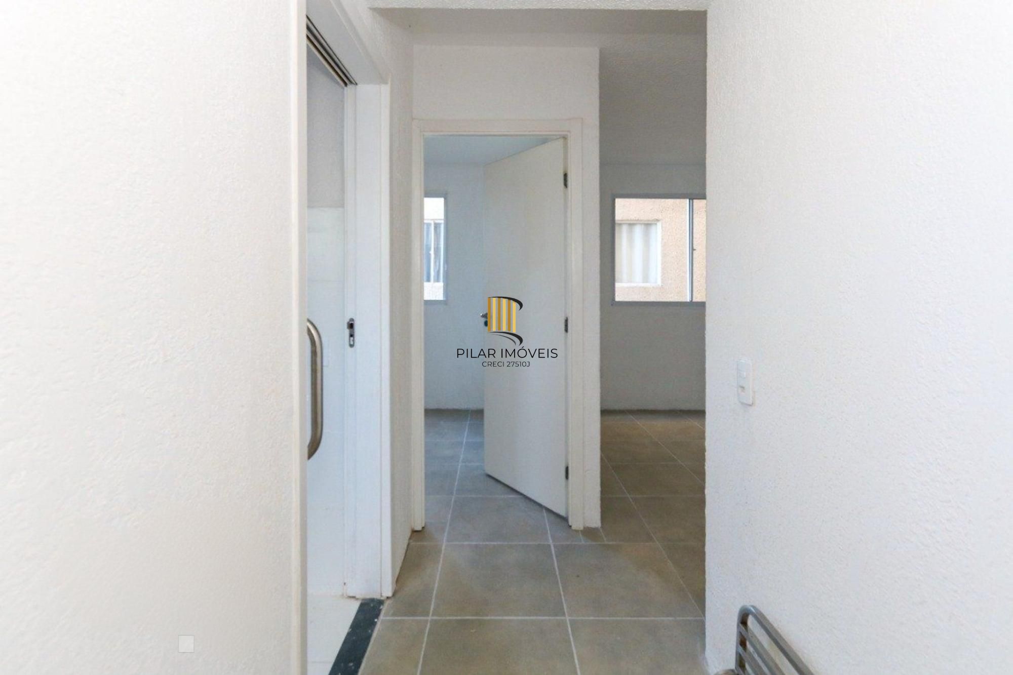 Apartamento com 1 dormitório e com 1 vaga de garagem em Canoas.