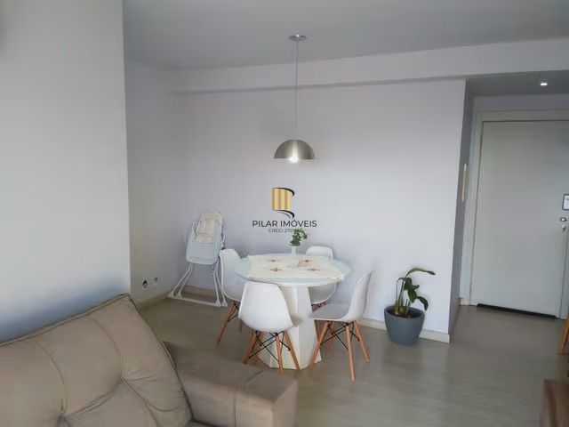 Apartamento de 2 dormitórios, elevador no Bairro jardim carvalho Porto Alegre.