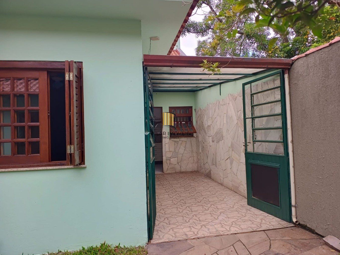 Casa semi mobiliada de 224m² com 3 quartos, 2 vagas de garagem em Canoas.