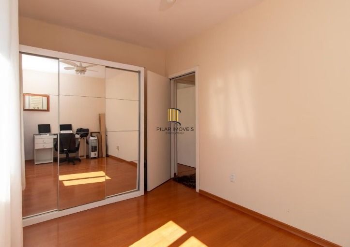 Apartamento de 2 quartos, 1 vaga no bairro Menino Deus