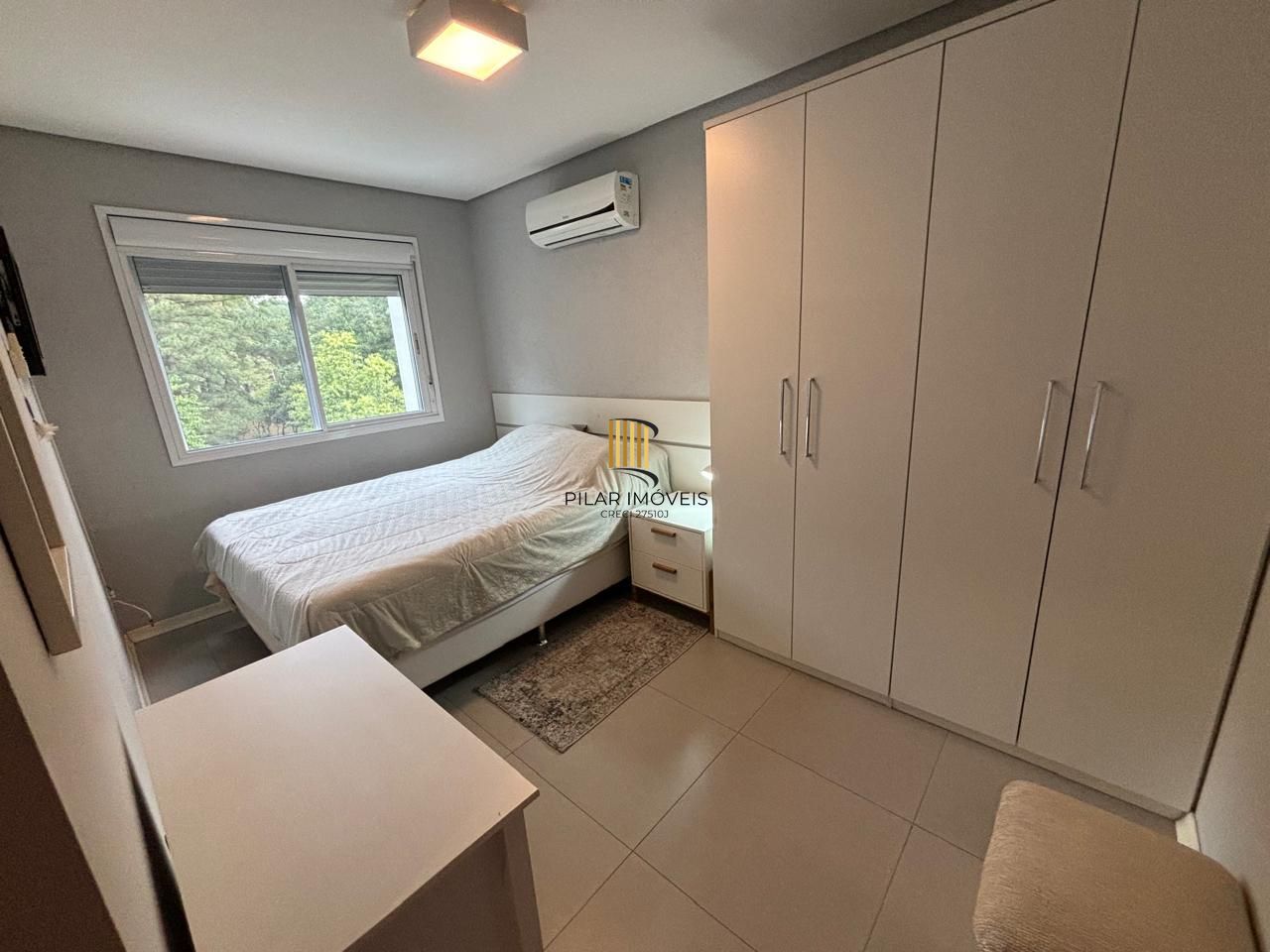 Apartamento mobiliado de 2 dormitórios e duas vagas bairro Agronomia