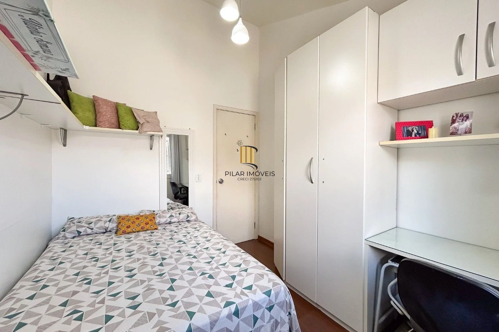 Casa cem condomínio com 2 dormitórios, 1 suite, 2 vagas no bairro Cavalhada