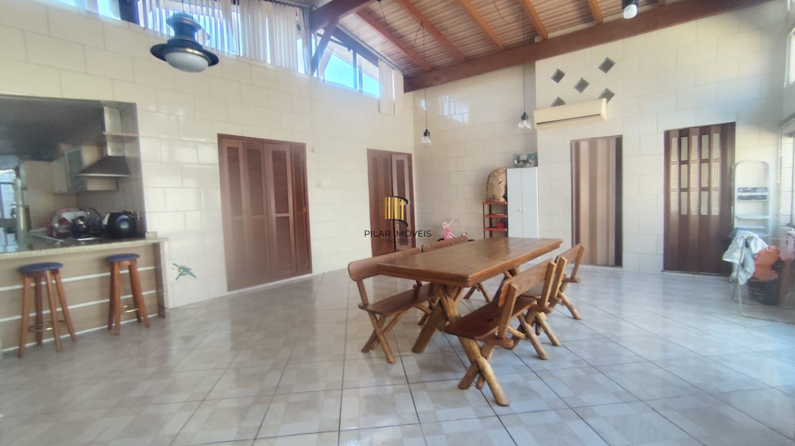 Casa térrea de 3 quartos, suíte, 3 vagas no bairro Santa Fé