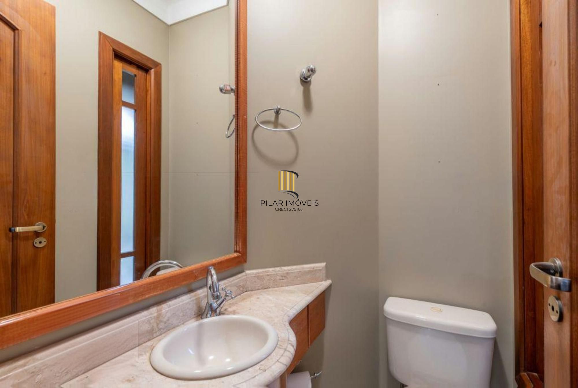 Casa com 5 dormitórios, 2 suítes, 2 vagas,360m² à venda no Jardim Itu Sabará.