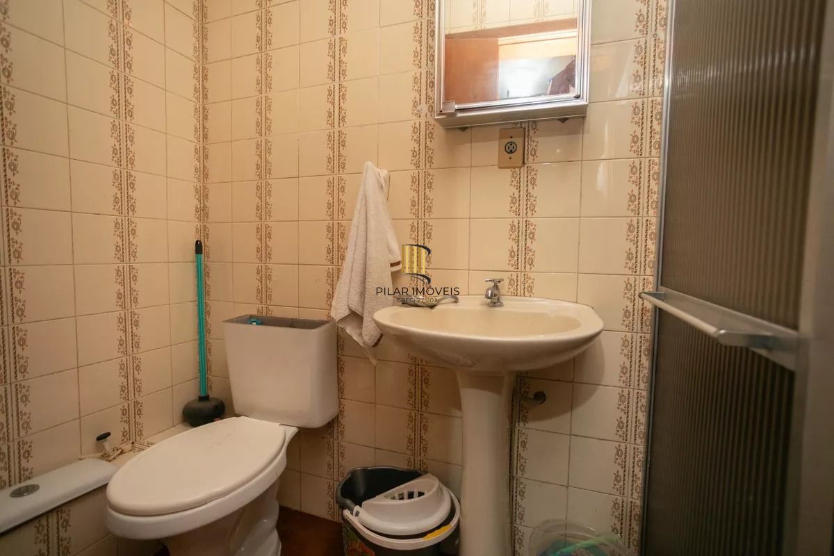 Casa à venda com 280m², 4 quartos e 2 vagas no bairro Auxiliadora