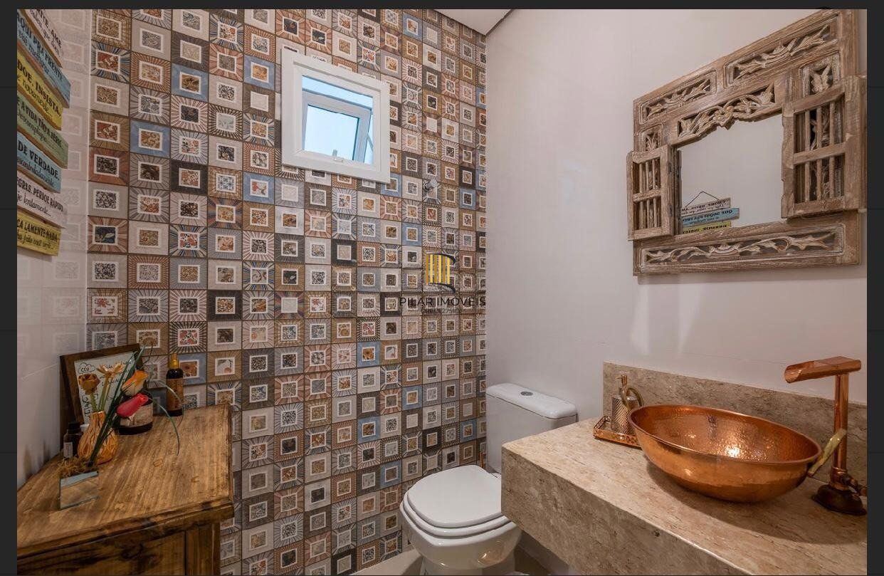 Casa com 3 quartos e 2 vagas em condomínio fechado no Bairro Ecoville