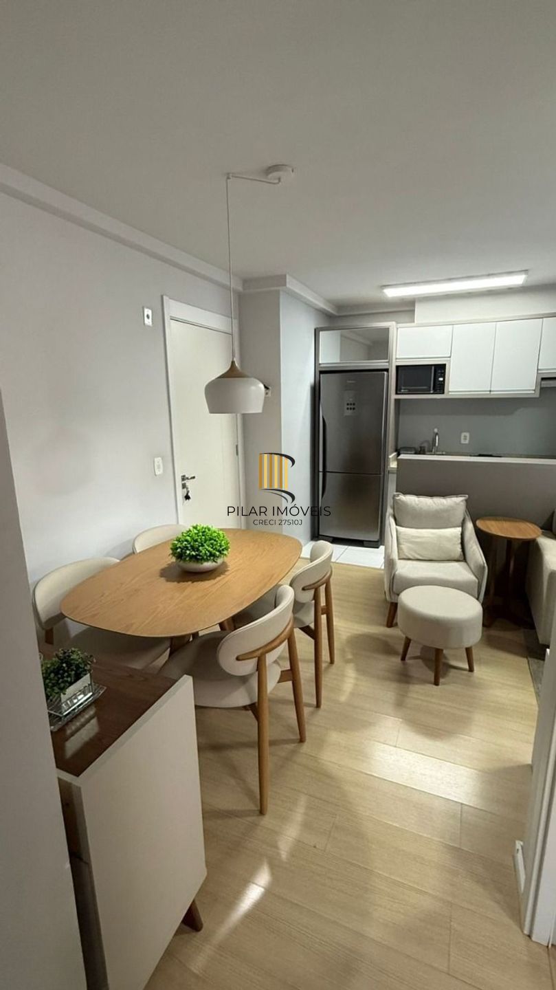 Apartamento de 2 dormitórios, elevador e 1 vaga de garagem em Canoas.