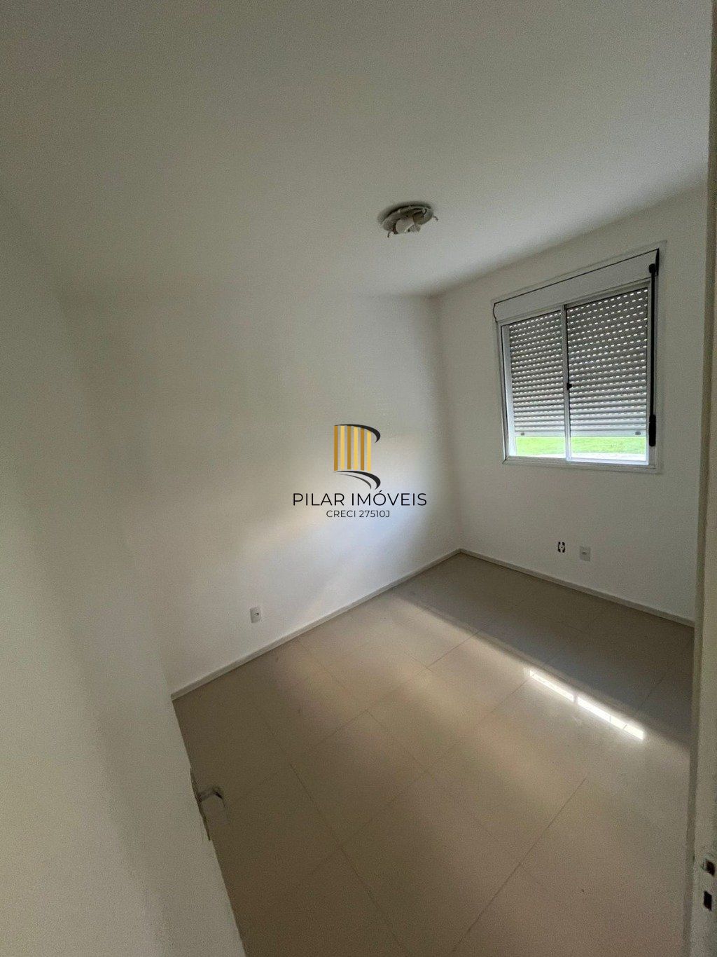 Apartamento Térreo com 3 quartos, vaga, piscina e elevador no bairro Humaitá.