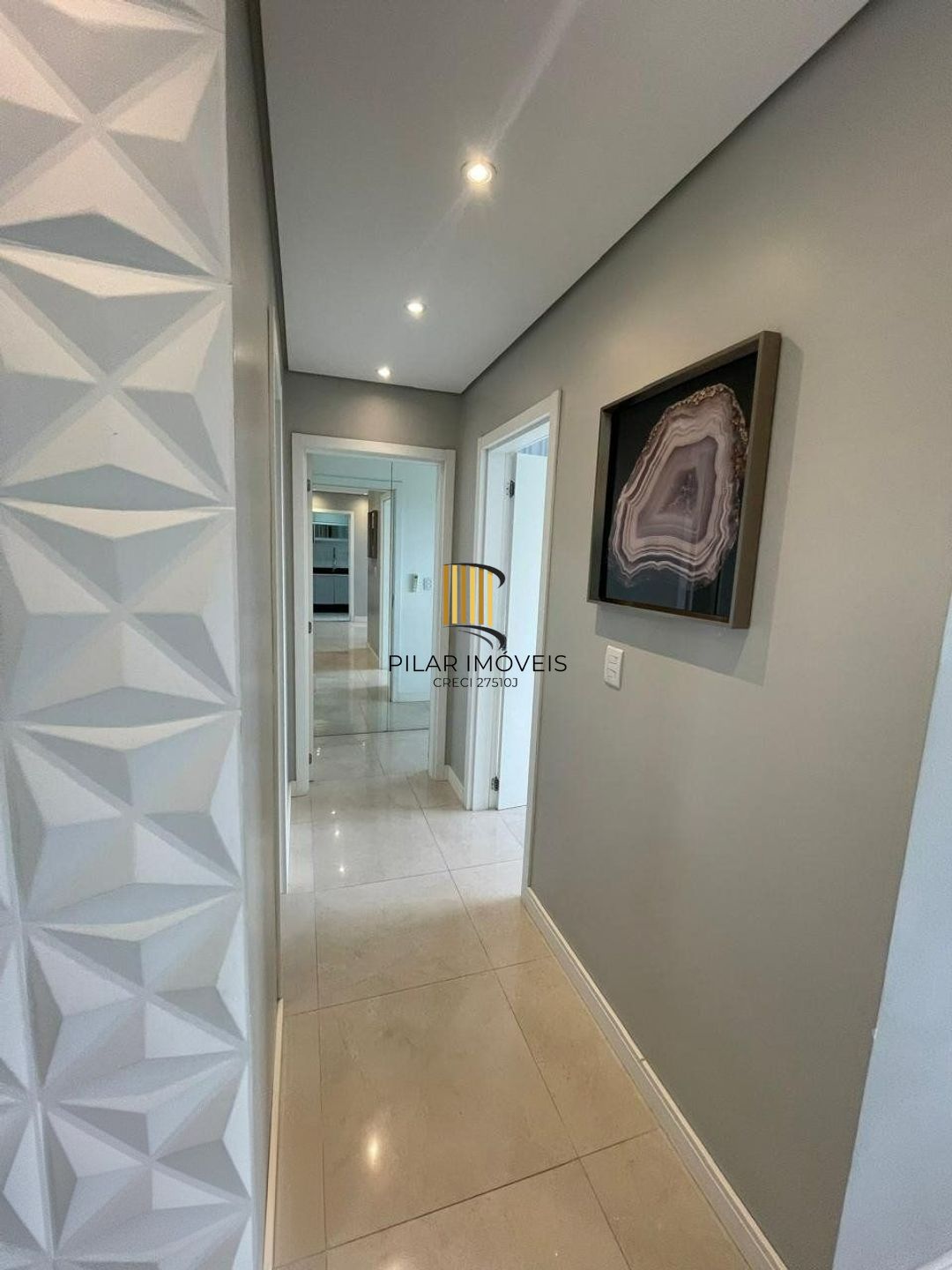 Apartamento 65m² com 2 dormitorios, com elevador e 1 vaga de garagem em Canoas.