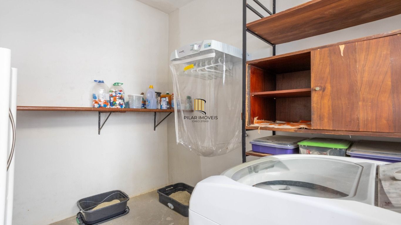 Apartamento térreo com pátio à venda no Bom Fim – 2 dormitórios e dependência