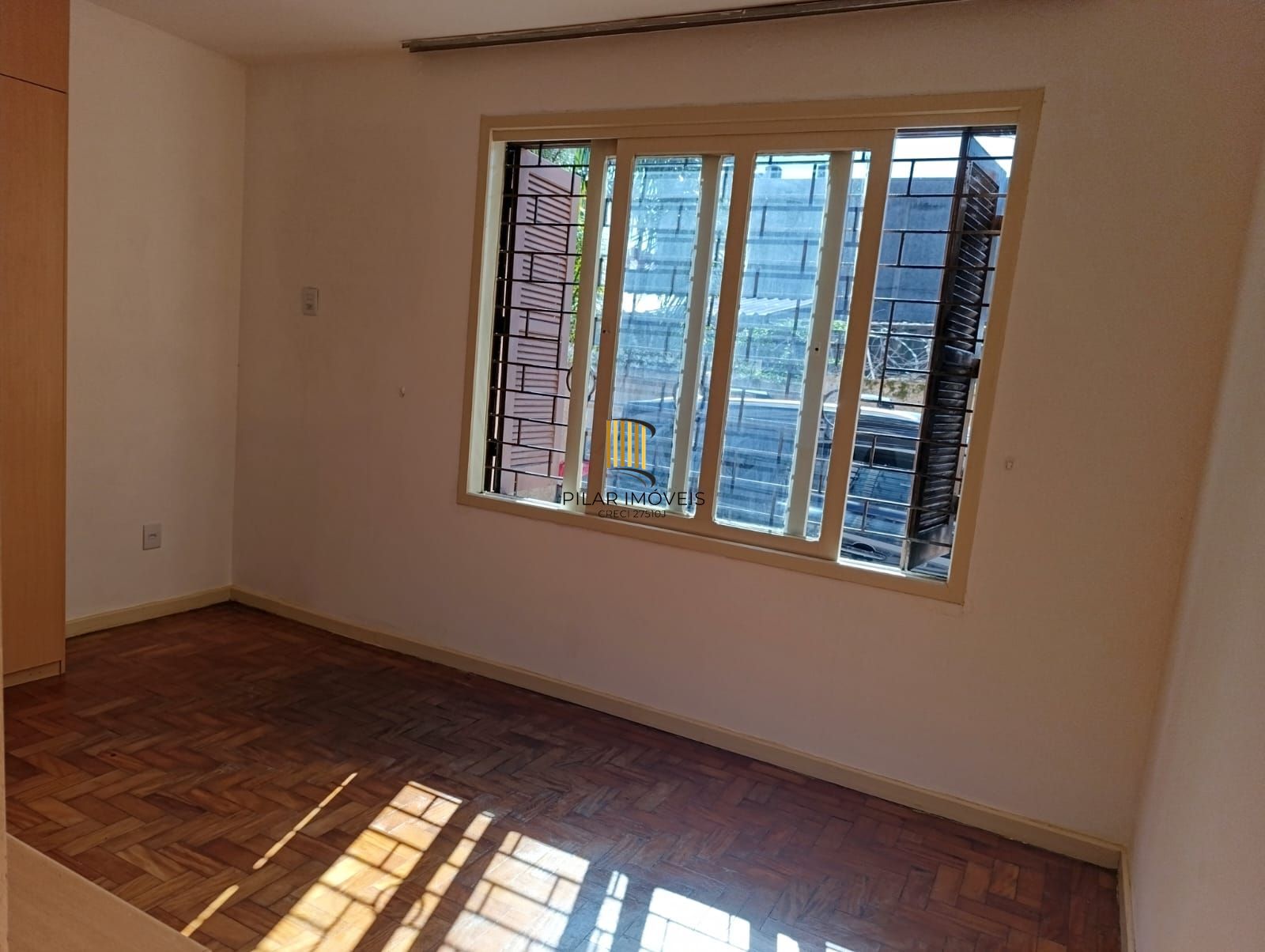 Apartamento térreo de 2 dormitórios e 1 vaga no bairro Praia de Belas - Pilar Imóveis
