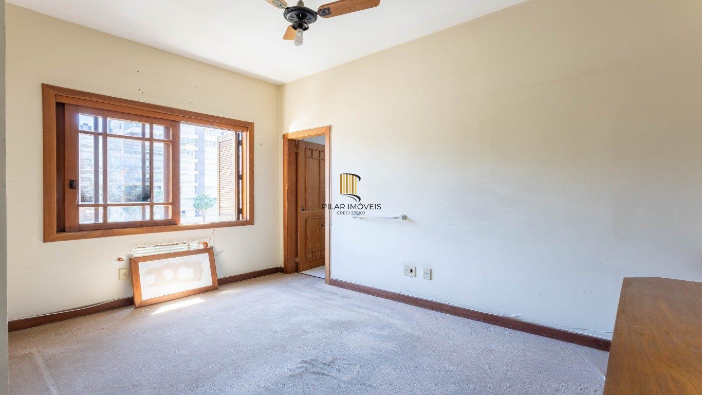 Apartamento 3 Dormitórios, 1 súite, elevador, 2 vagas no Petrópolis.