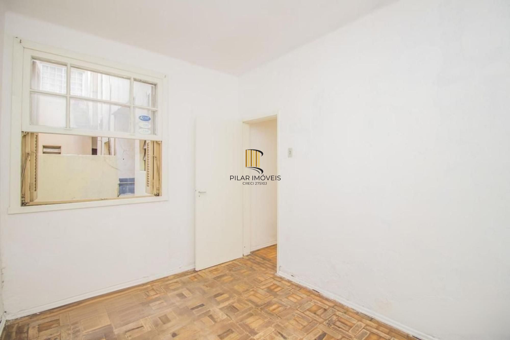 Aoartamento térreo de 2 quartos, 2 banheiros no bairro Cidade Baixa.